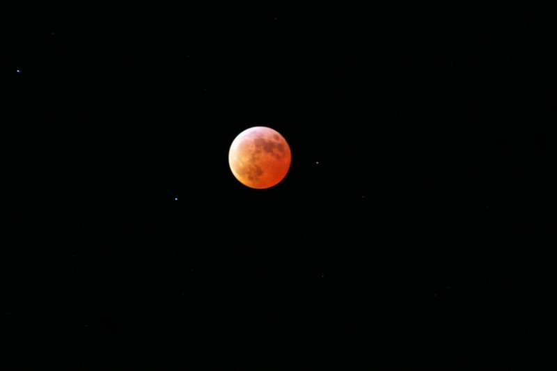 Monfinsternis05 03.03.07  0Uhr30.JPG
